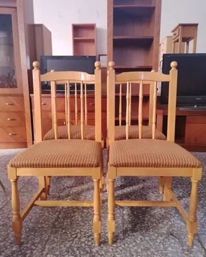 Juego de 4 sillas de comedor en madera clara con asientos tapizados - miniatura 1