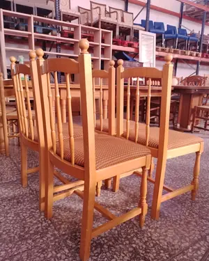 Juego de 4 sillas de comedor en madera clara con asientos tapizados - miniatura 5