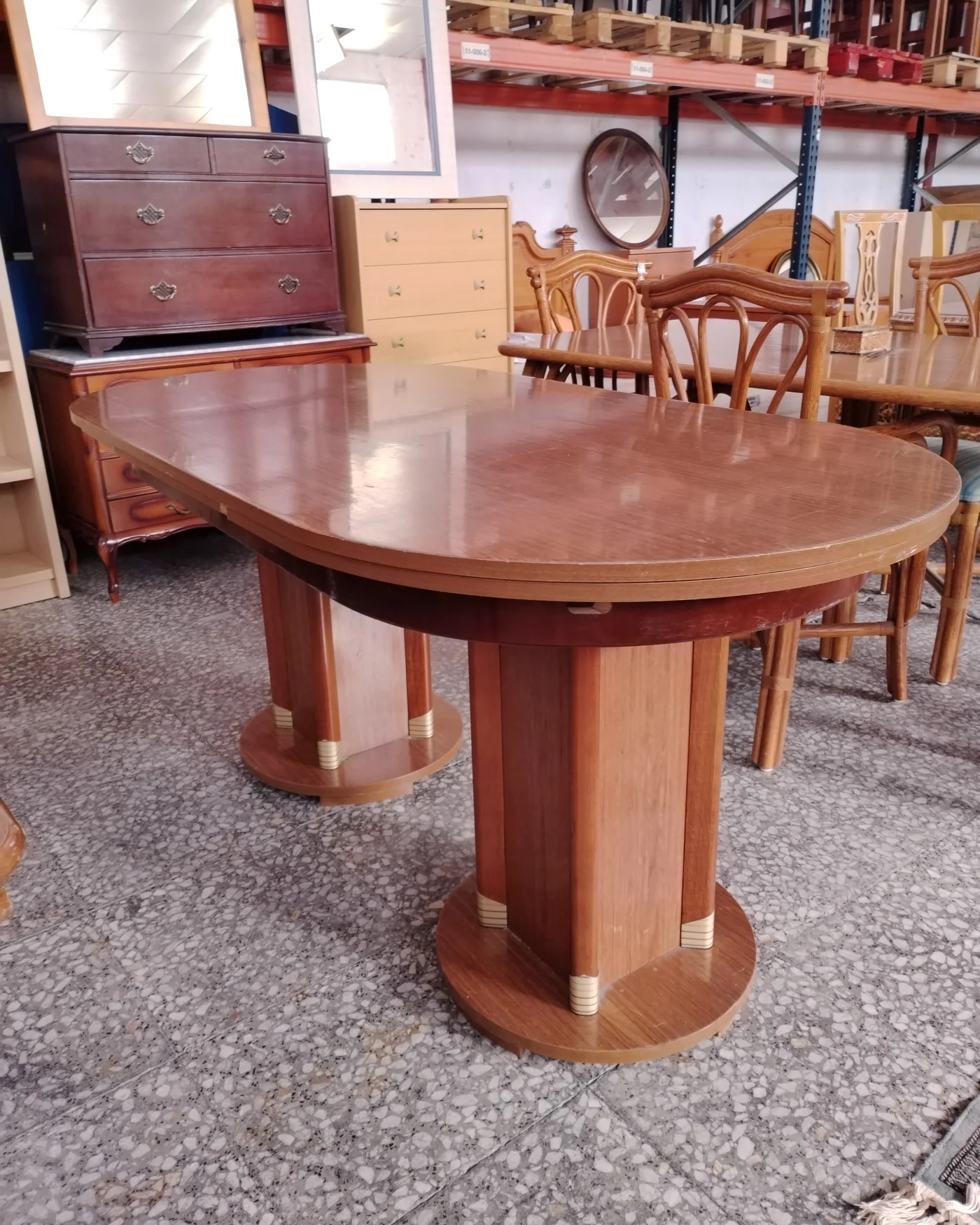 Mesa de Comedor Extensible de Madera con Diseño Art Deco - imagen 1