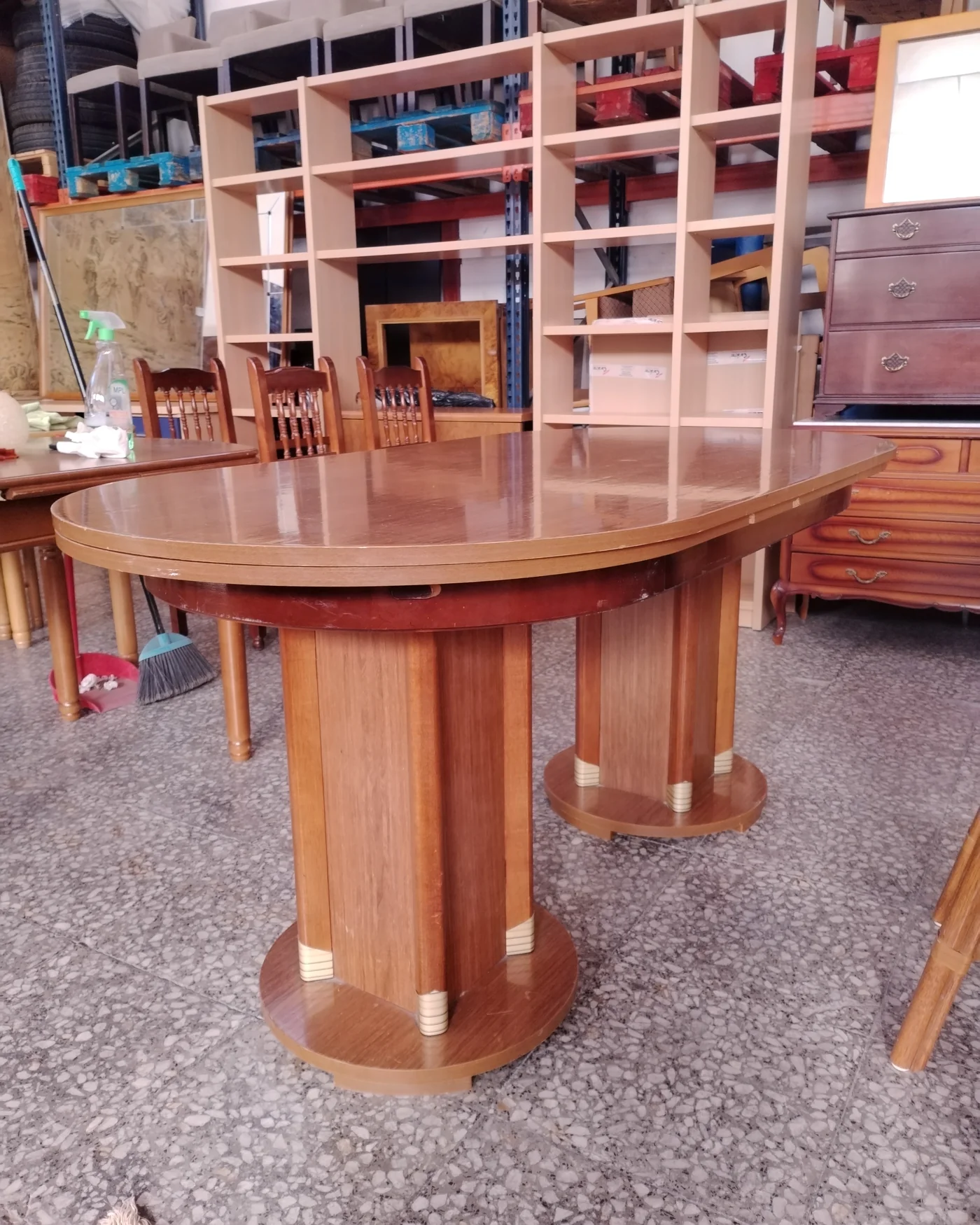 Mesa de Comedor Extensible de Madera con Diseño Art Deco - imagen 2