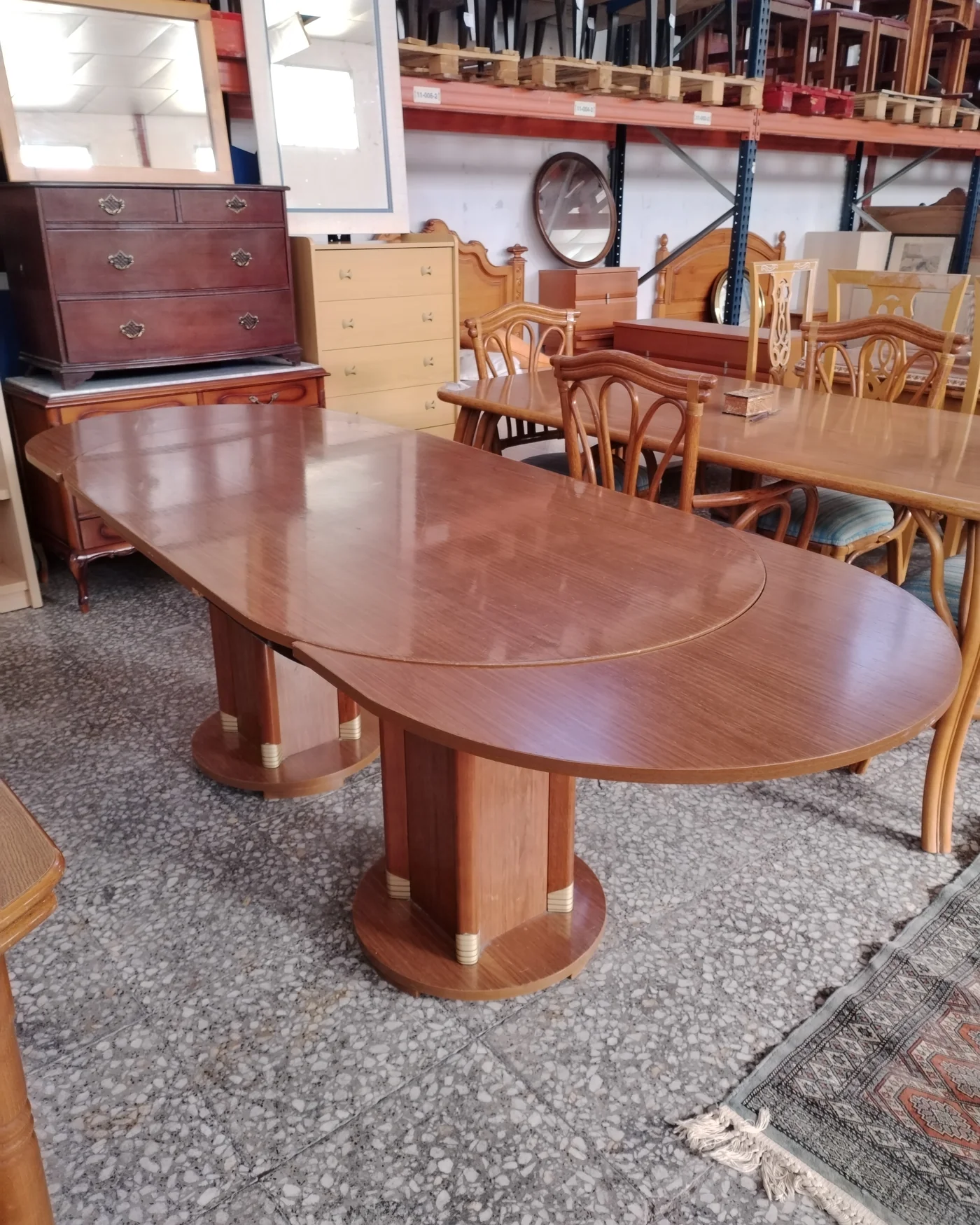 Mesa de Comedor Extensible de Madera con Diseño Art Deco - imagen 4