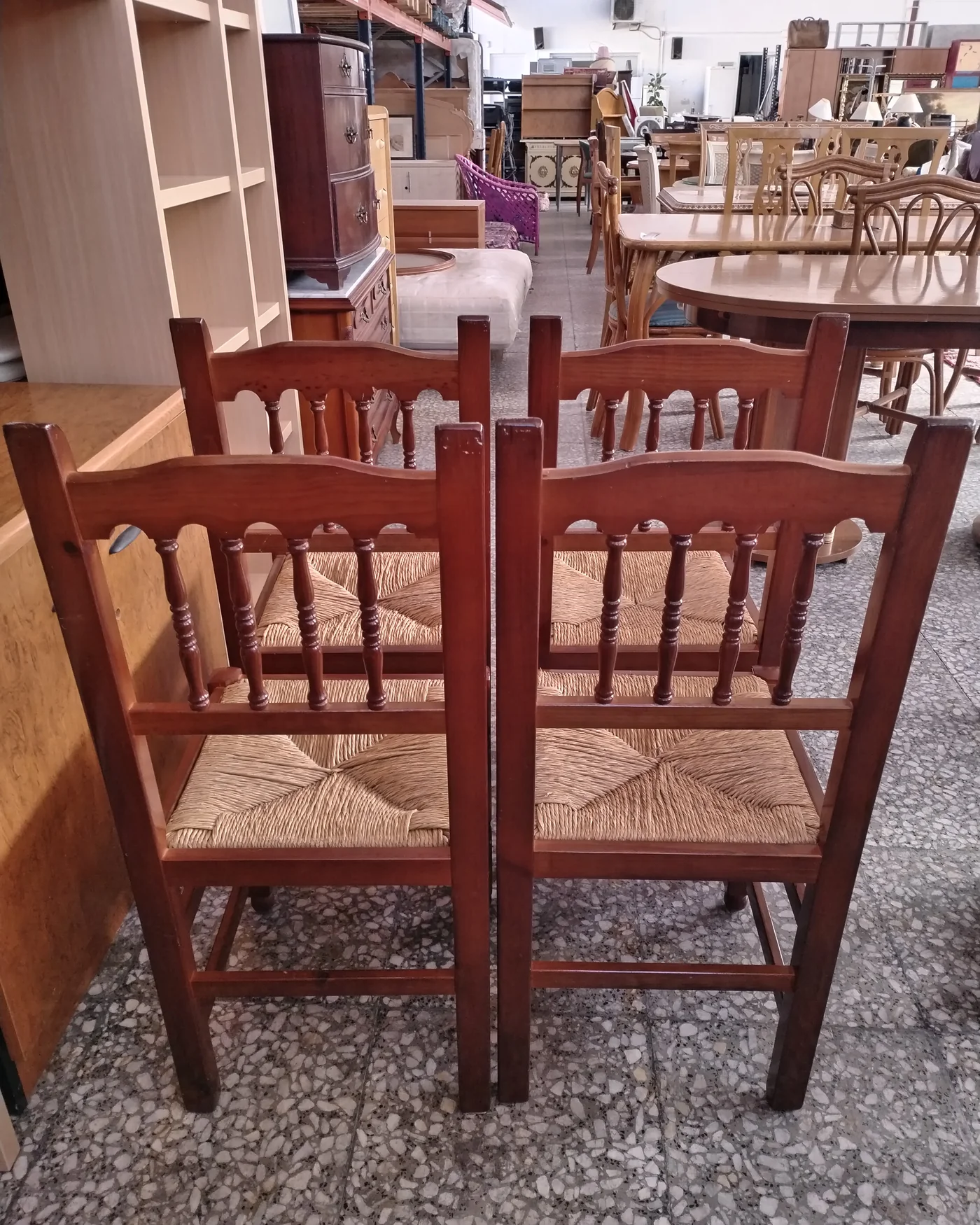 Juego de 4 sillas de madera con asiento de mimbre - imagen 5