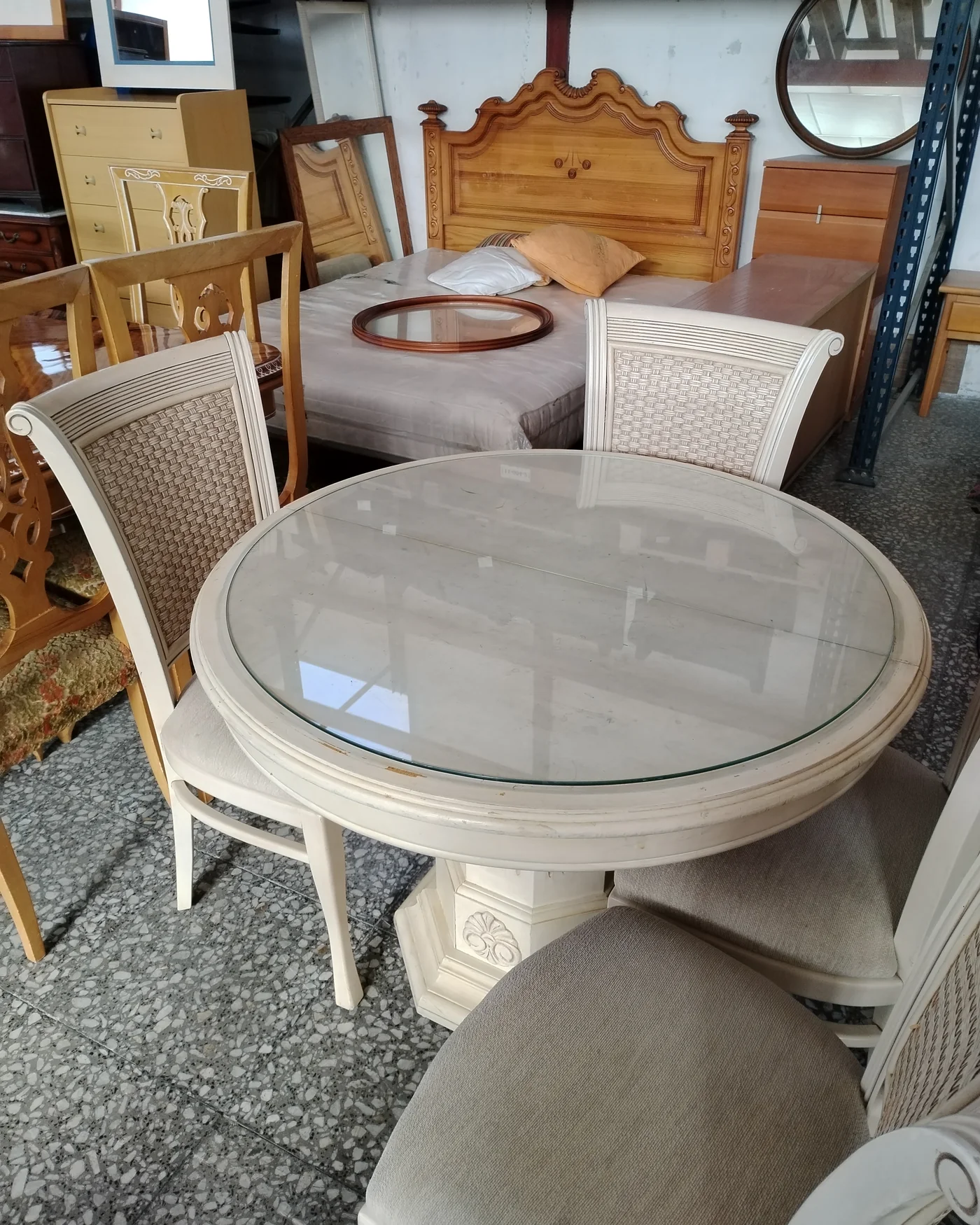 Conjunto de Mesa Redonda Extensible y 4 Sillas Estilo Clásico - imagen 4