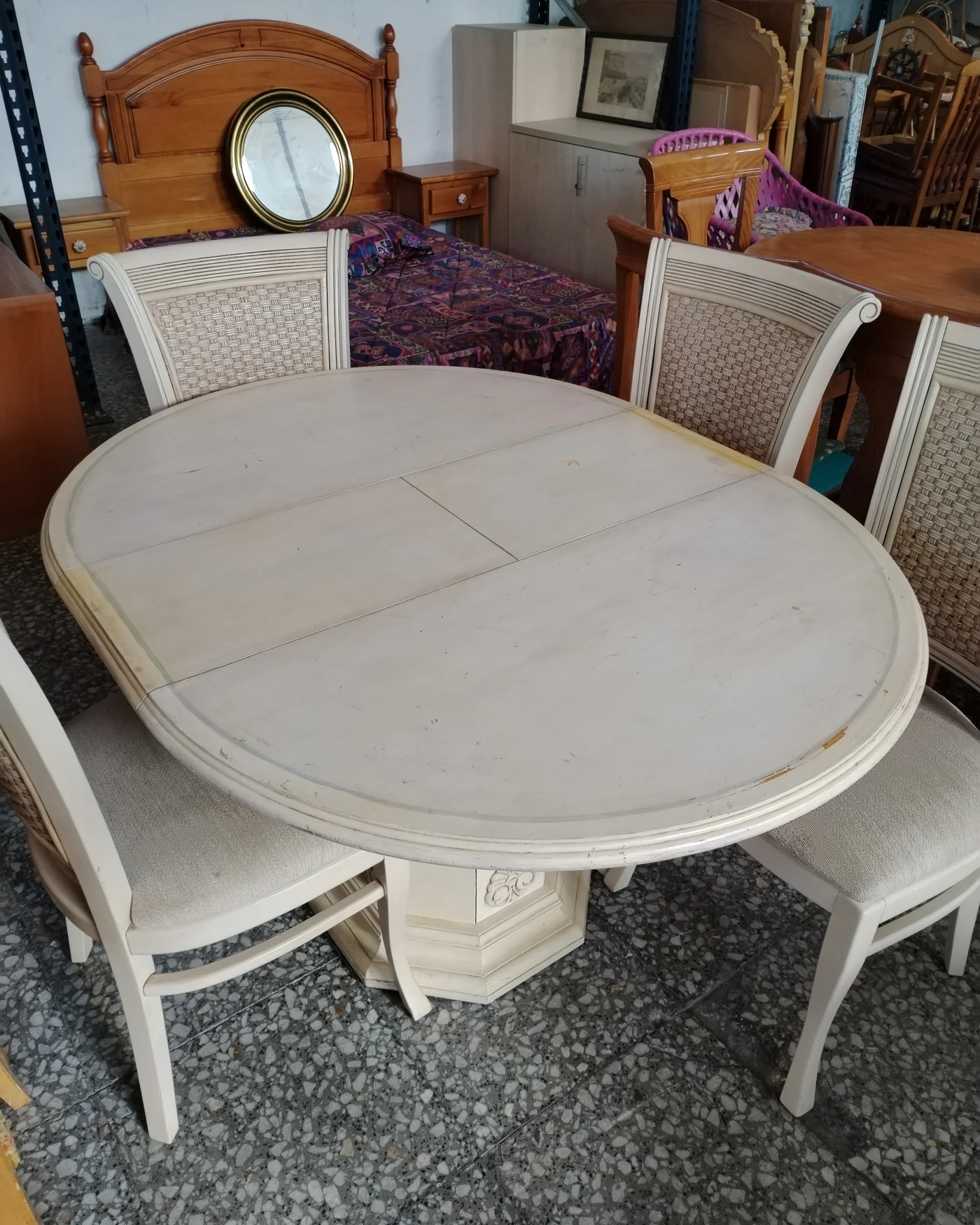 Conjunto de Mesa Redonda Extensible y 4 Sillas Estilo Clásico - imagen 6