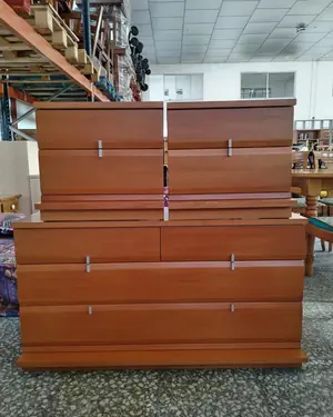 Cómoda y Mesitas de Noche Vintage en Madera - miniatura 1