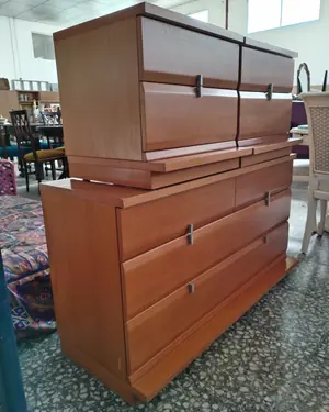 Cómoda y Mesitas de Noche Vintage en Madera - miniatura 2