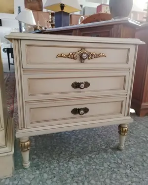 Aparador y Mesita Vintage para Restaurar - miniatura 3