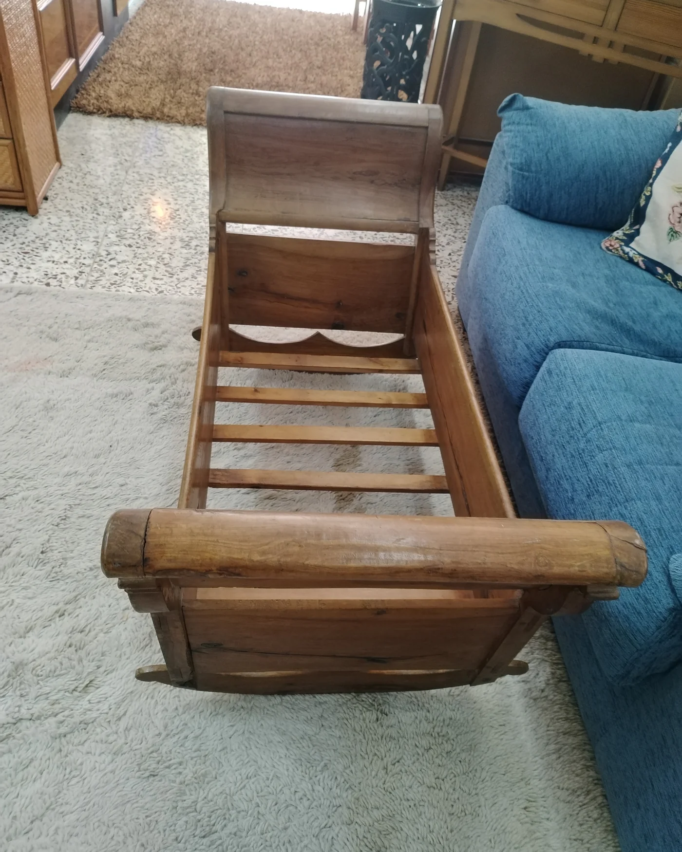 Cuna Antigua de Balancín en Madera - imagen 4