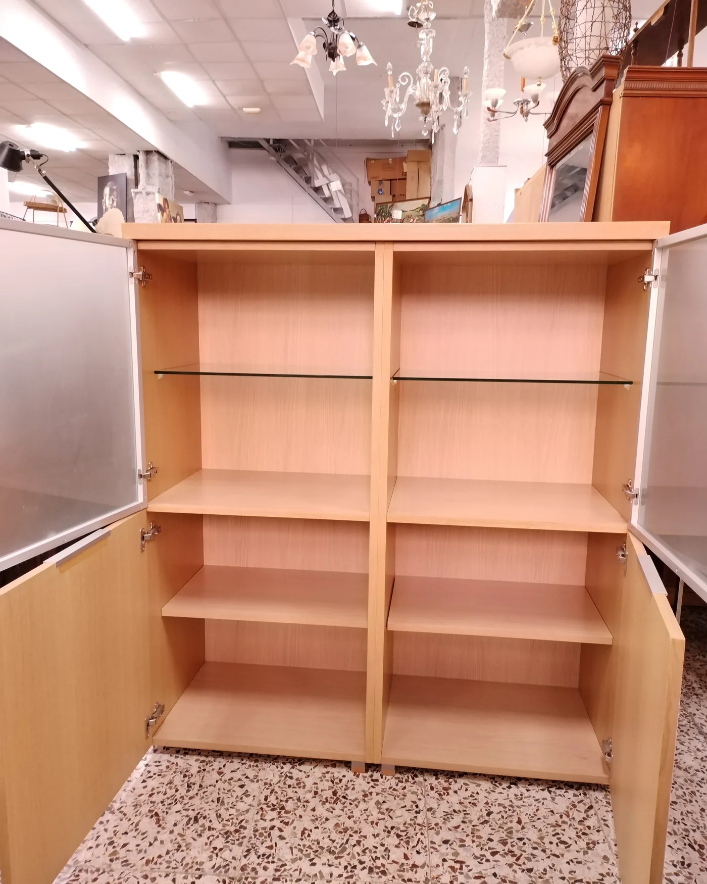 Aparador blanco de madera con puertas de cristal esmerilado - imagen 3