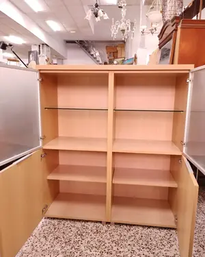 Aparador blanco de madera con puertas de cristal esmerilado - miniatura 3
