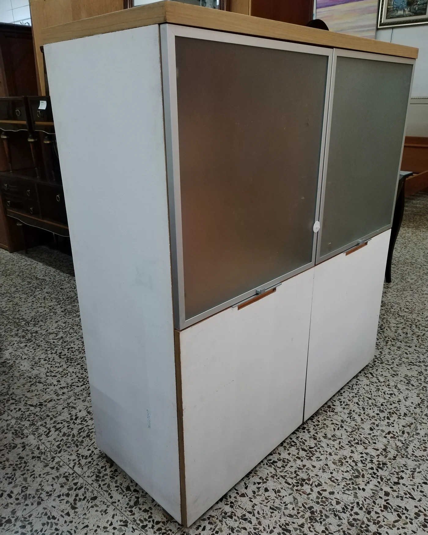 Aparador blanco de madera con puertas de cristal esmerilado - imagen 4