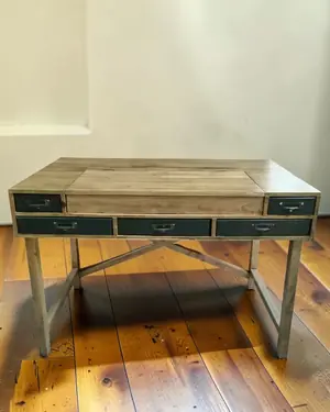 Escritorio de madera maciza con cajones metálicos - miniatura 1