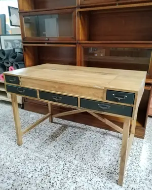 Escritorio de madera maciza con cajones metálicos - miniatura 2