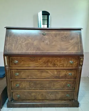 Secretario o escritorio tipo bureau en madera de nogal con marquetería - miniatura 1