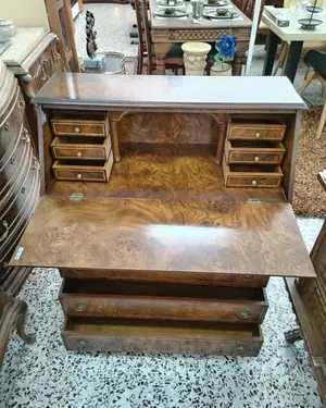 Secretario o escritorio tipo bureau en madera de nogal con marquetería - miniatura 4