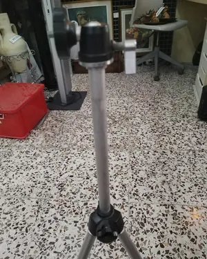 Trípode ajustable de aluminio - miniatura 3