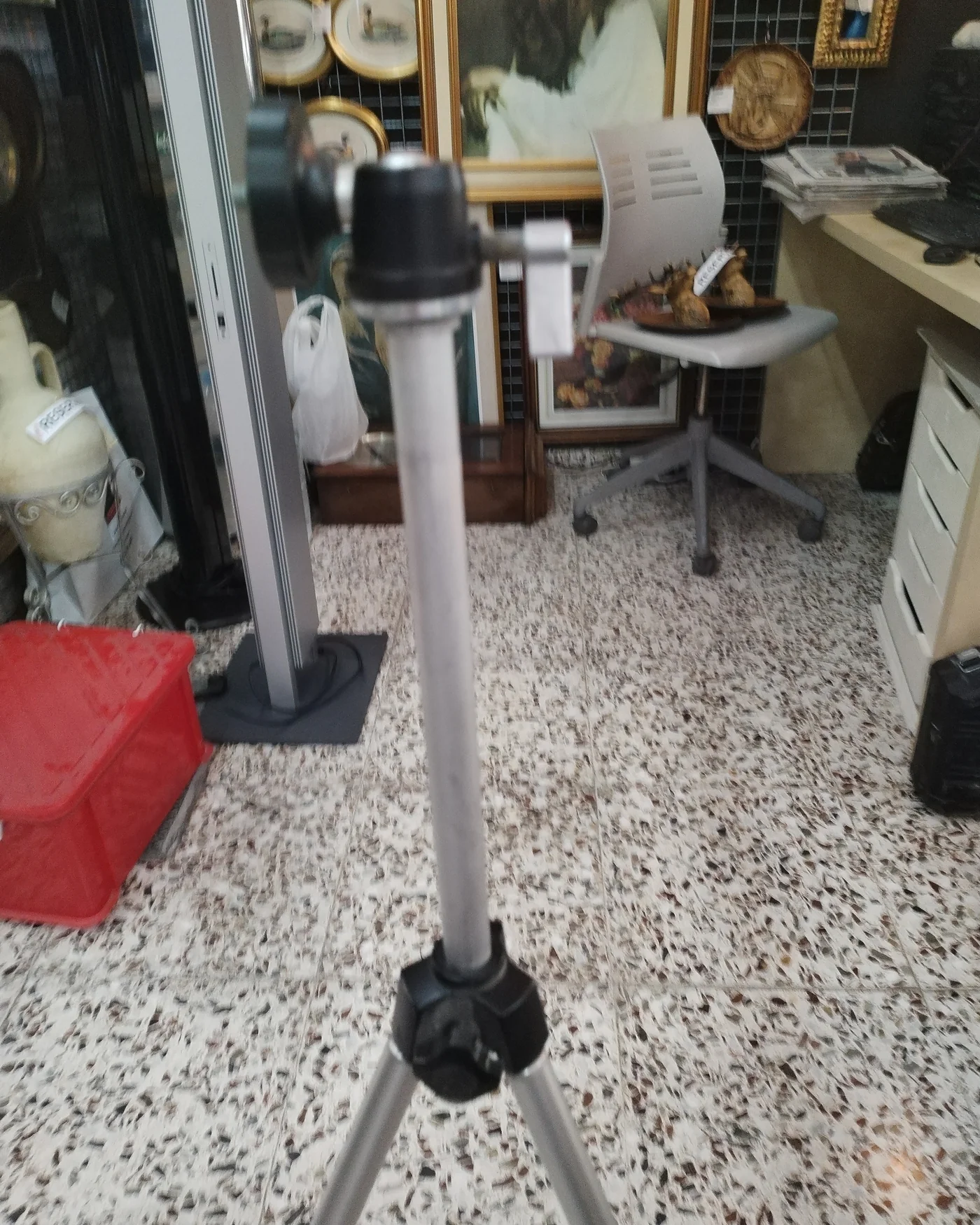 Trípode ajustable de aluminio - imagen 5