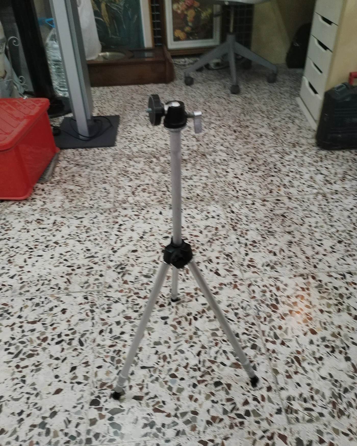 Trípode ajustable de aluminio - imagen 6