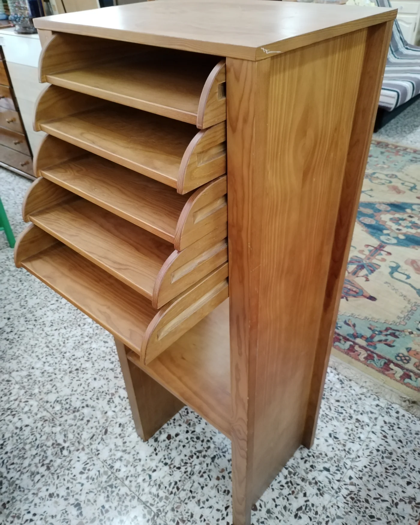 Armario de archivo en madera con bandejas - imagen 6