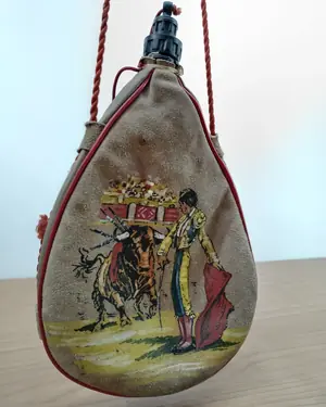 Cantimplora de cuero con ilustración de toros - miniatura 2