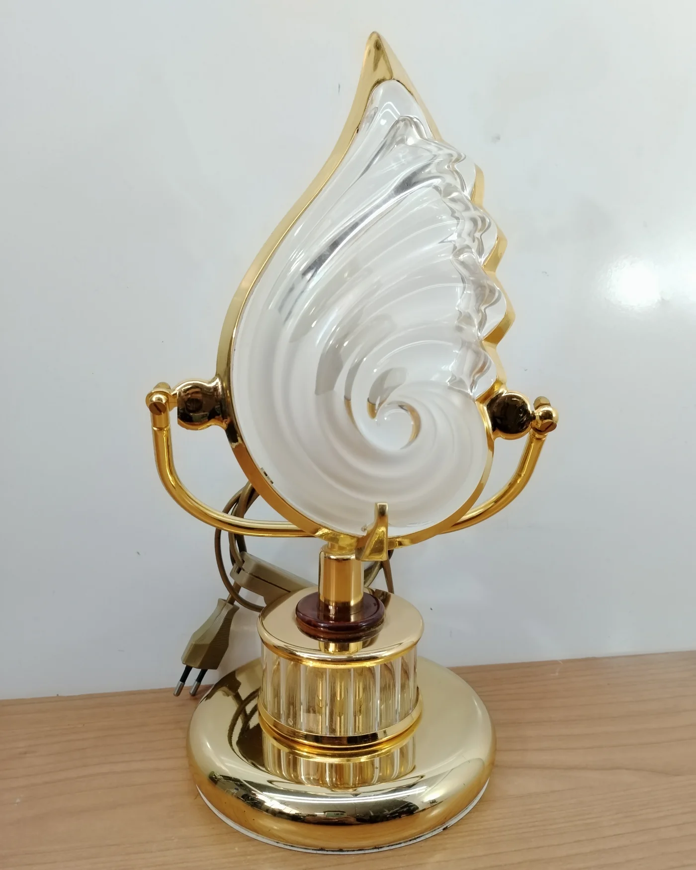 Lámpara de mesa vintage con pantalla de cristal - imagen 1
