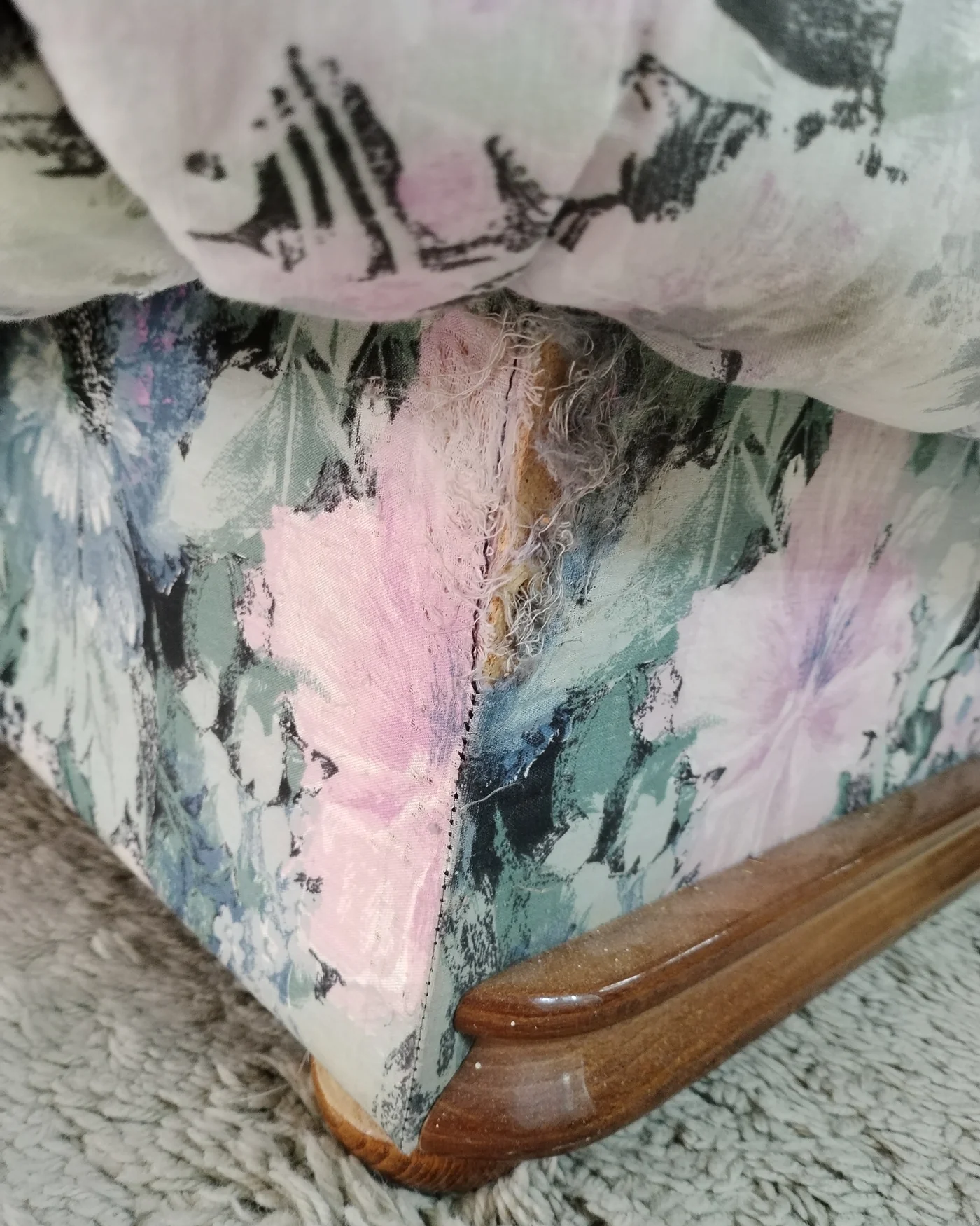 Sofá cama clásico con estampado floral - imagen 3
