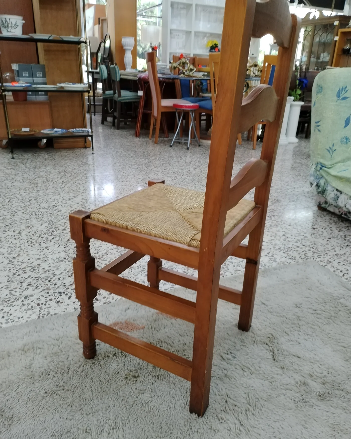 Silla de pino con asiento de mimbre - imagen 3