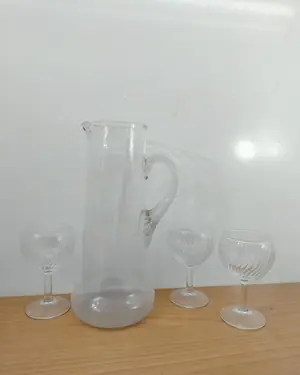 Conjunto de jarra y 3 copas de cristal - miniatura 1