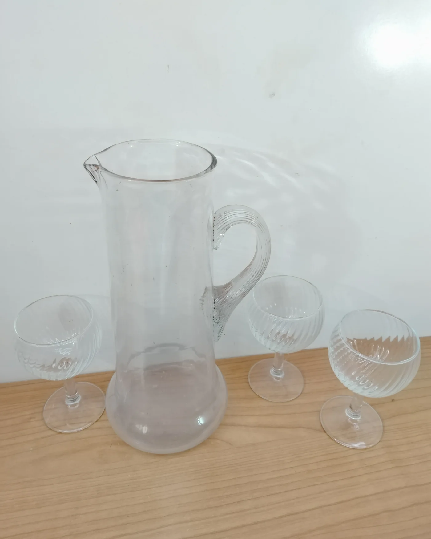 Conjunto de jarra y 3 copas de cristal - imagen 4