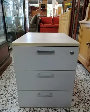 Archivador de oficina de tres cajones - miniatura 2