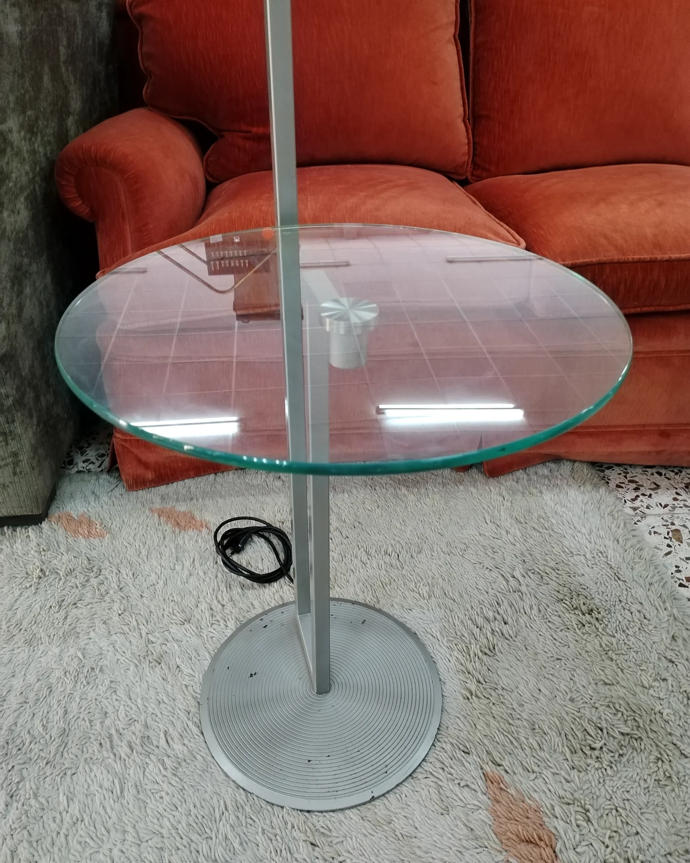 Lámpara de pie con mesa auxiliar - imagen 2