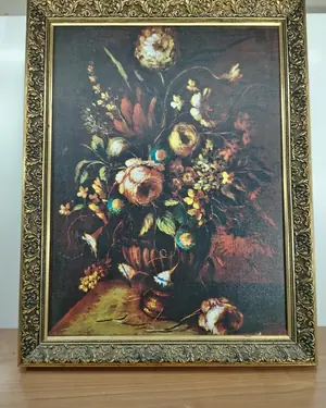 Cuadro de flores con marco dorado - miniatura 1