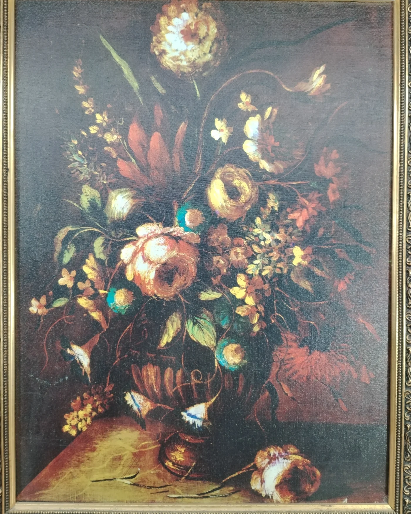 Cuadro de flores con marco dorado - imagen 2
