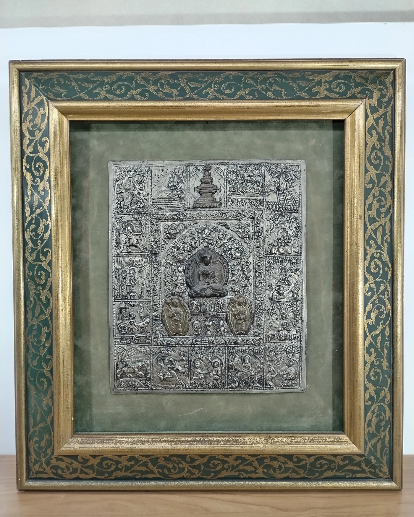 Placa votiva de Buda en cobre y latón con marco decorativo - imagen 1