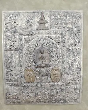 Placa votiva de Buda en cobre y latón con marco decorativo - miniatura 2