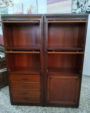 Pareja de vitrinas de madera maciza - miniatura 4