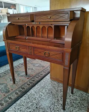 Buro de madera estilo tradicional - miniatura 4