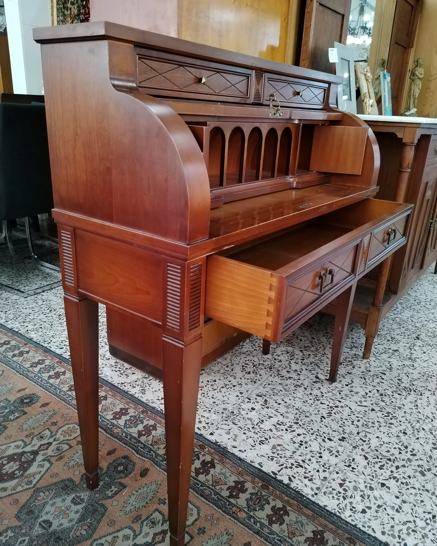 Buro de madera estilo tradicional - imagen 5