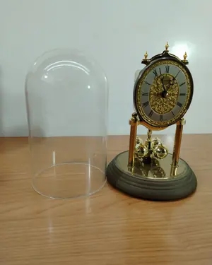 Reloj de péndulo con campanas y vitrina - miniatura 2
