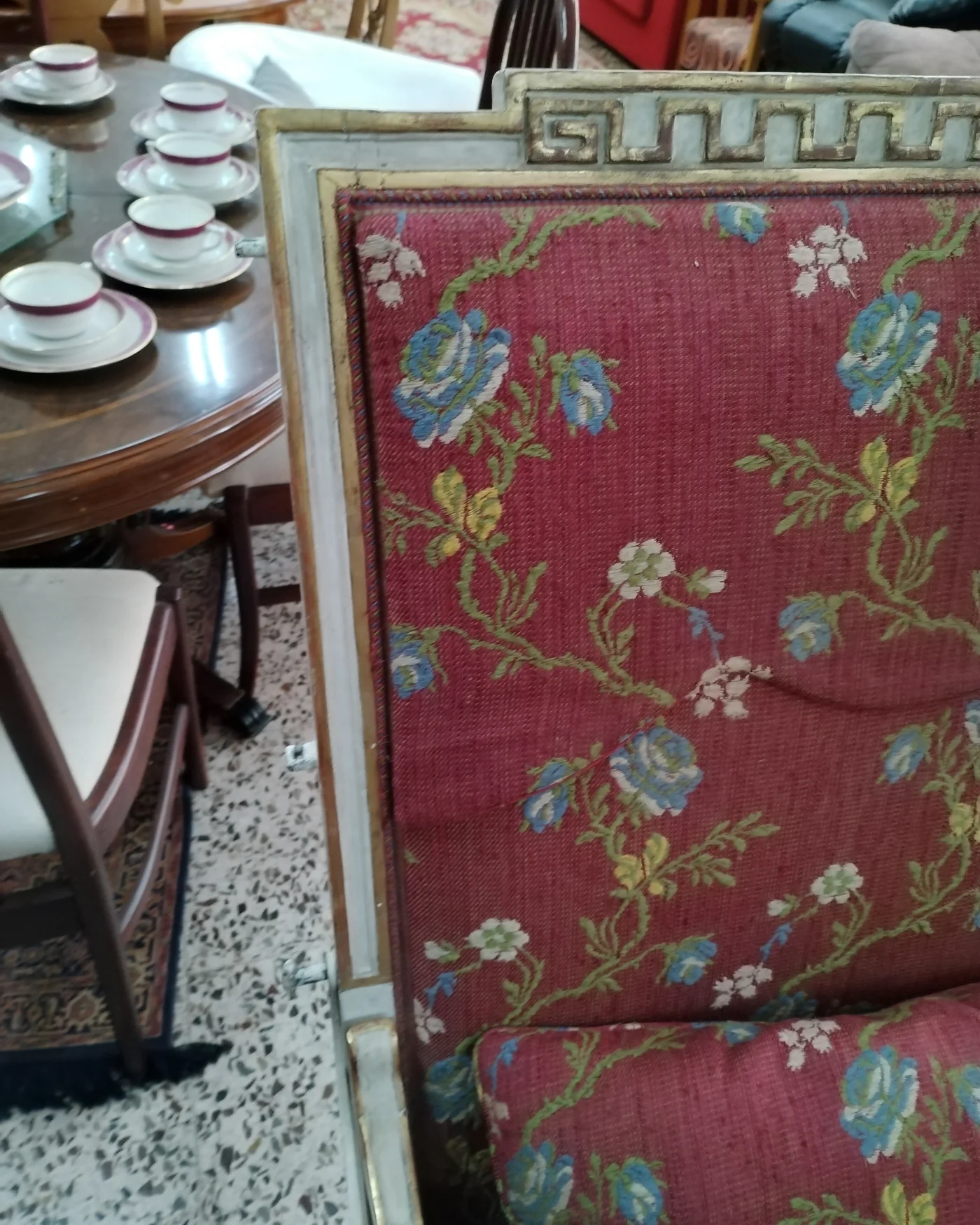 Sillon estilo barroco con tapizado floral - imagen 4