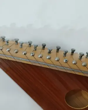 Cítara antigua de madera - miniatura 2