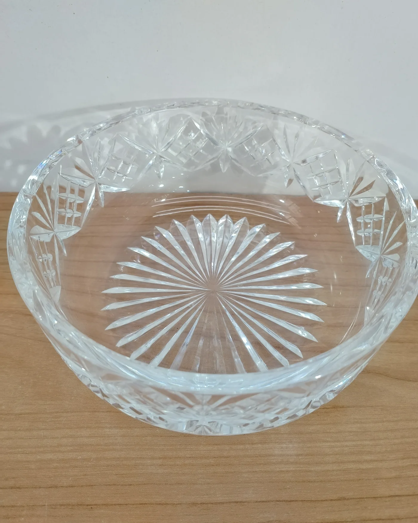 Cenicero mediano de cristal tallado - imagen 2
