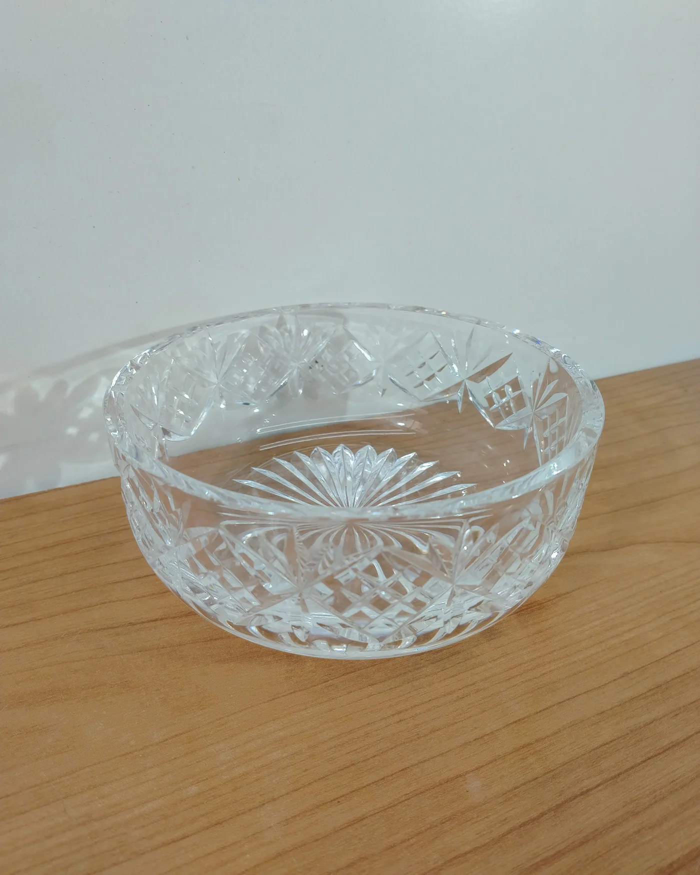 Cenicero mediano de cristal tallado - imagen 4