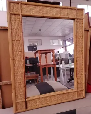 Espejo vintage de mimbre claro - miniatura 1