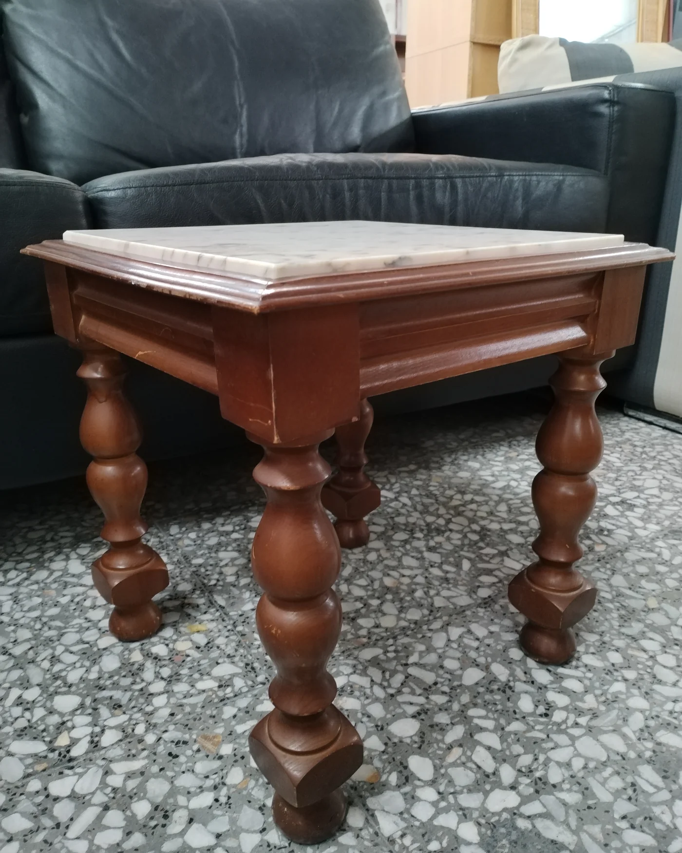 Mesita auxiliar de madera y mármol - imagen 3