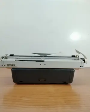 Máquina de escribir Olympia vintage - miniatura 5