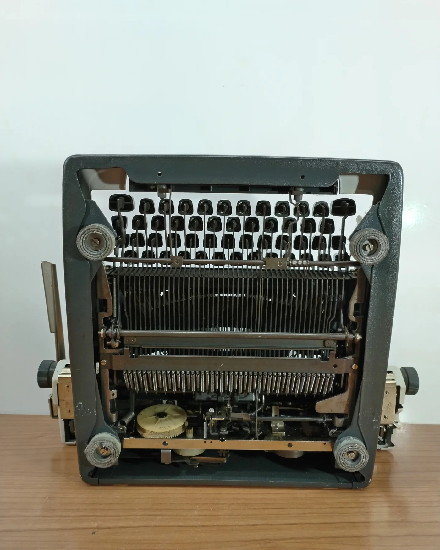 Máquina de escribir Olympia vintage - imagen 6