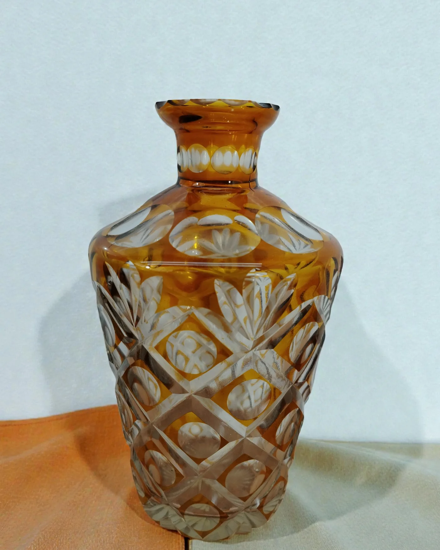Jarrón de cristal tallado de bohemia - imagen 1