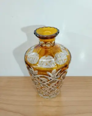 Jarrón de cristal tallado de bohemia - miniatura 2
