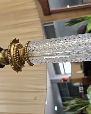 Pareja de lámparas de cristal tallado y bronce - miniatura 4